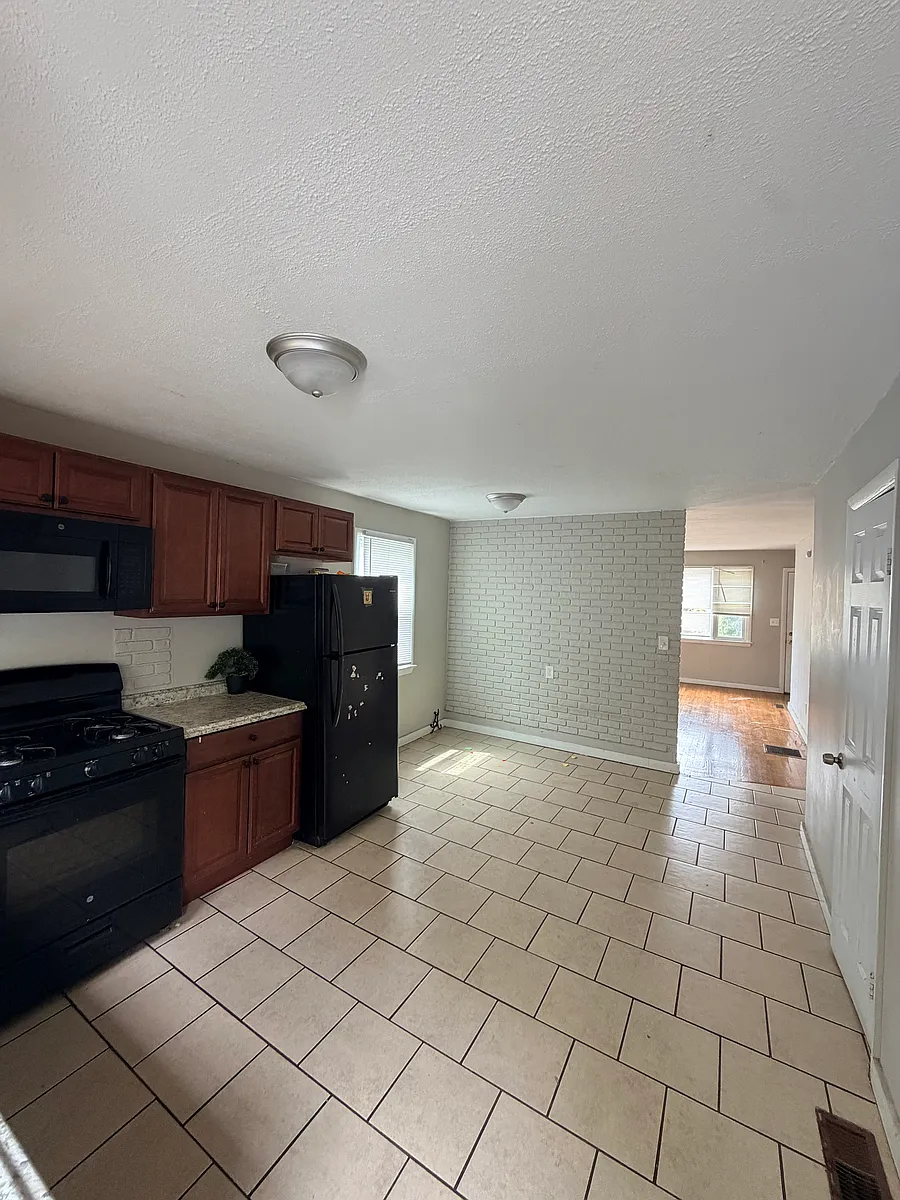 Building Photo - 33 Weybosset St #R