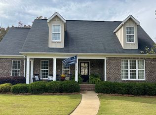 217 English Ln, Rainbow City, AL 35906