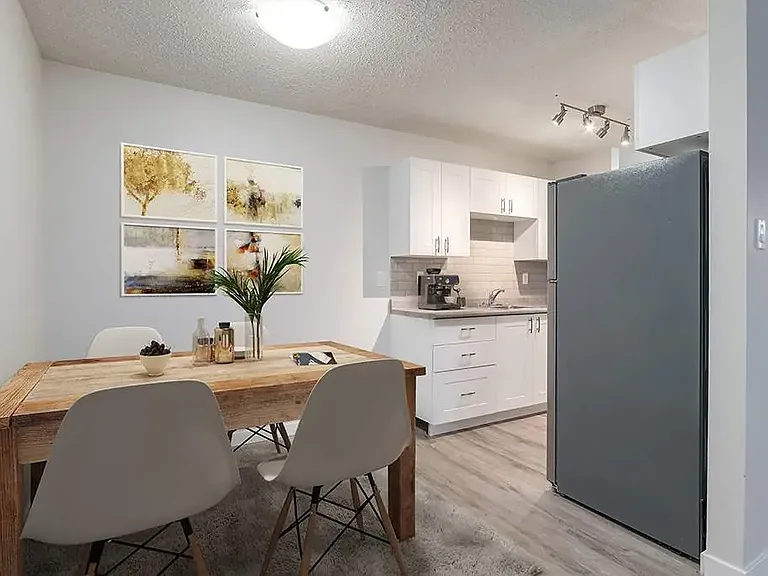2291 Southview Dr SE #302 — Photo 2