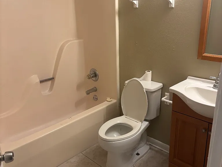 988 Asheville Dr — Photo 7
