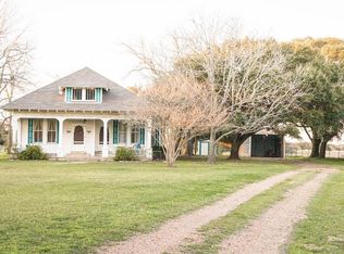 200 Thiele Rd, Yoakum, TX 77995