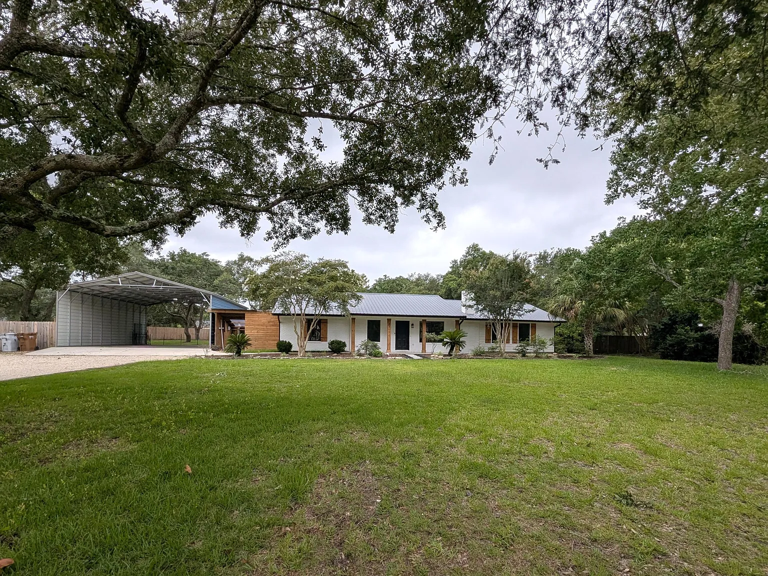 4 bed, 2038 sqft, $2,870 — Photo 1