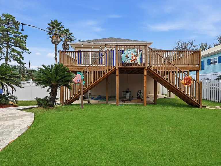 202 Penrose Dr — Photo 31