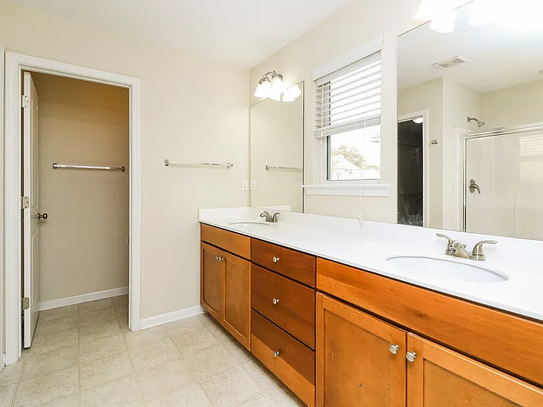 374 Darbys Run Ct — Photo 15