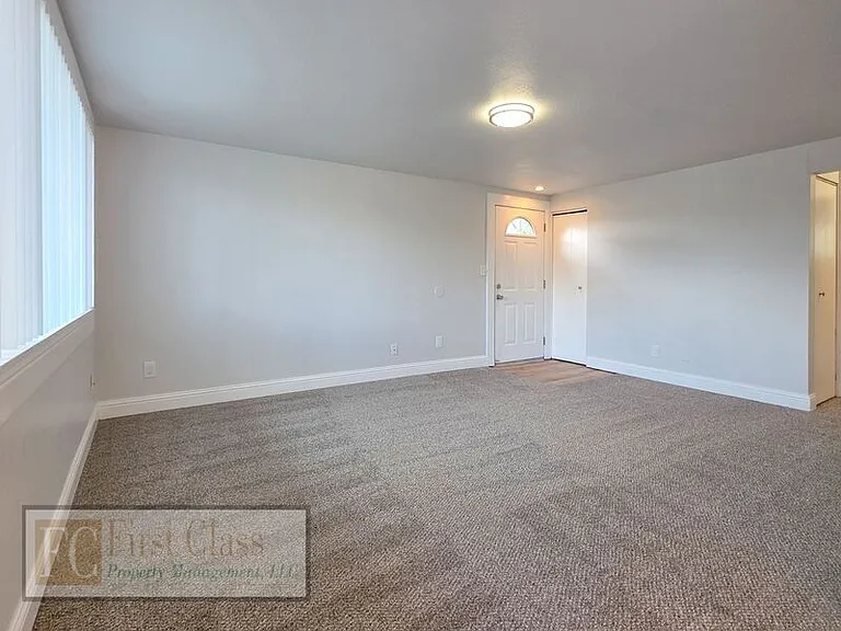 12345 SW Hall Blvd #30 — Photo 4
