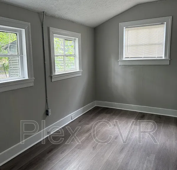 2921 12th Ave — Photo 5