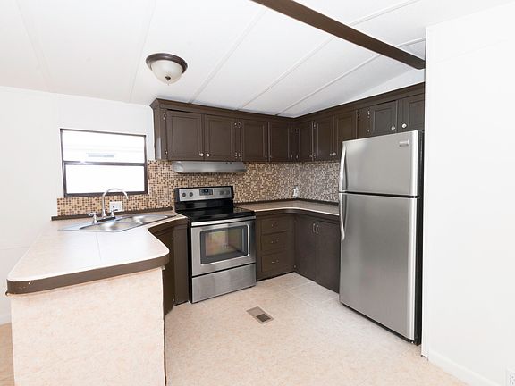 5th image of 18740 SW 349th St