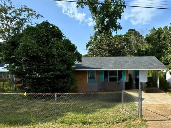 812 Carver St, Carthage, MS 39051