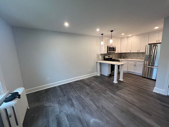 3rd image of 22 Lawrence Ave #4