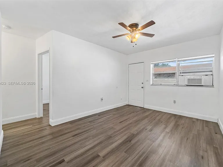 15940 NE 19th Ct #3 — Photo 3