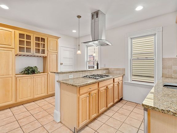 4th image of 55 Reservoir Rd APT 2