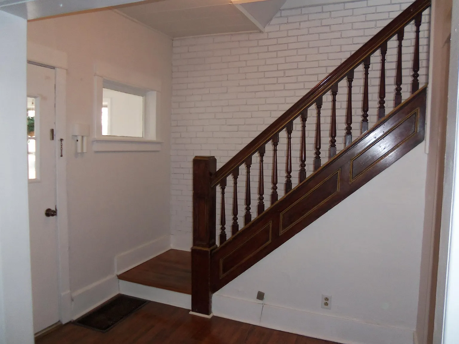 3 bed, 1.5 bath, 1388 sqft, $1,100 — Photo 3