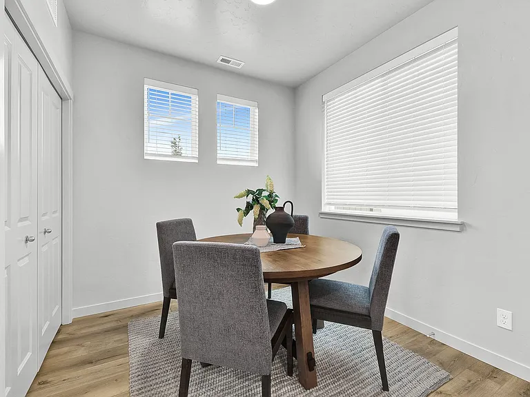 4043 S Lone Pine Way — Photo 8