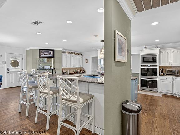 3rd image of 10500 Jenny Lind Rd