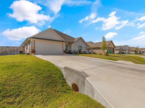 3rd image of 3320 Arrow Creek Dr