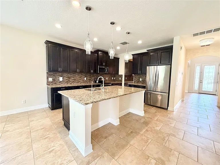 19522 Whispering Brook Dr — Photo 5