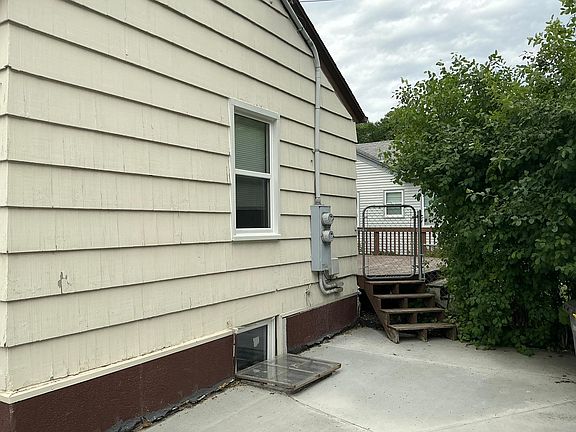 4th image of 1110 12th St S