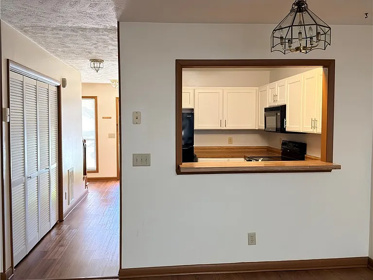 1276 N Forest Dr — Photo 7