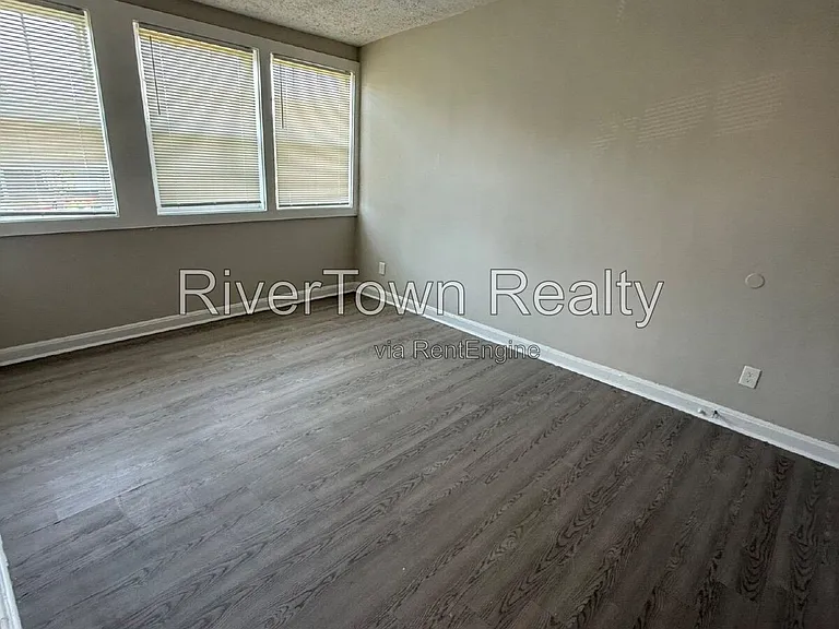 1766 Brown Ave — Photo 7