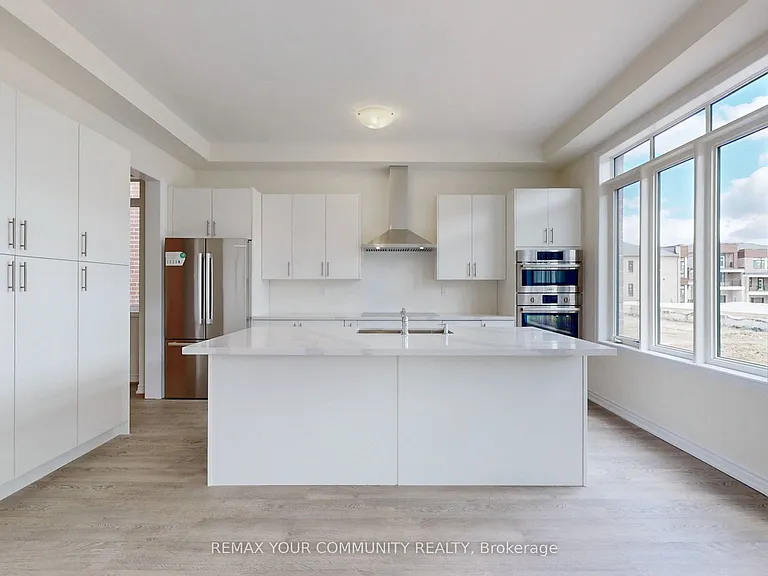 105 Halldorson Ave — Photo 12