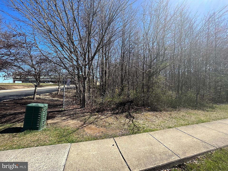 1st image of Woodbridge Center Way