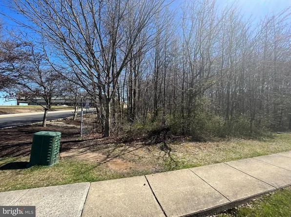 Woodbridge Center Way, Edgewood, MD 21040