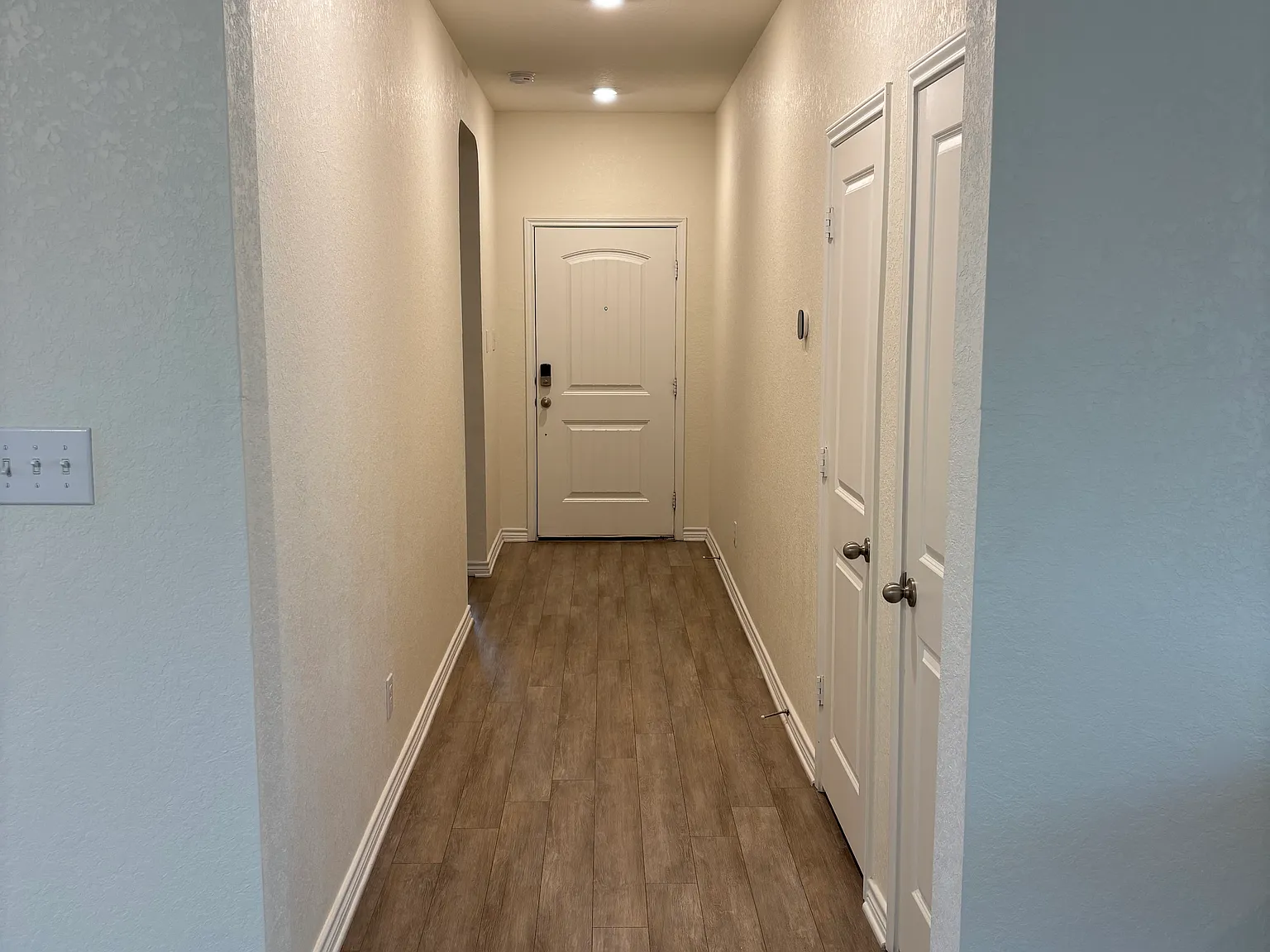 3 bed, 1645 sqft, $1,700 — Photo 2