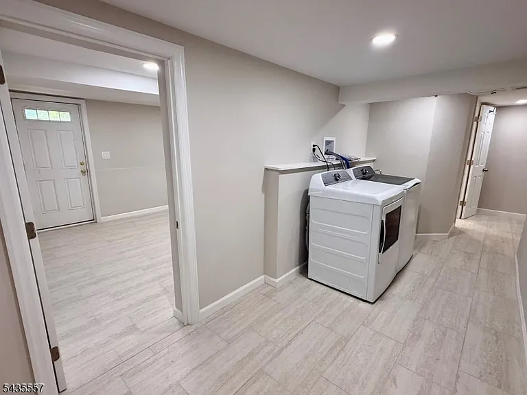 48 E Madison Ave — Photo 36