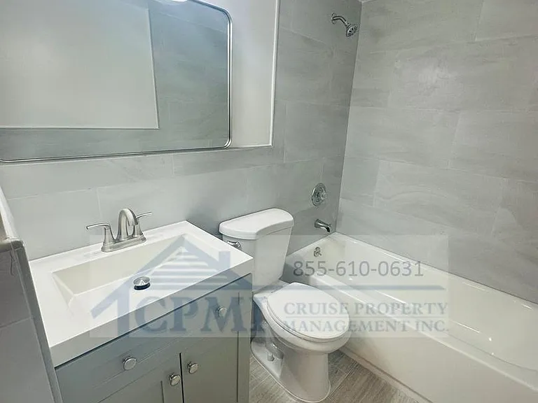 Ocean House - 360 Fiesta Ave Jupiter, FL 33469 — Photo 12