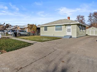 814 Adams Ave, Toppenish, WA 98948