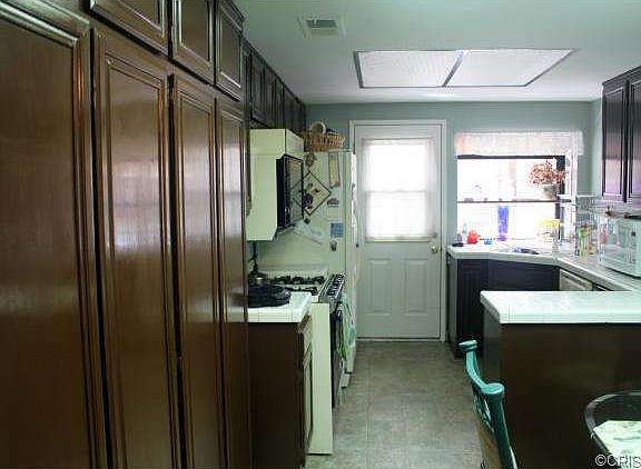 4th image of 9646 Amigo Ave Unit 121