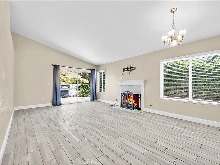 501 Roosevelt St — Photo 3