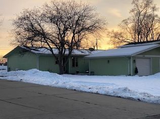 2610-2612 Blarney Stone Dr, Beloit, WI 53511