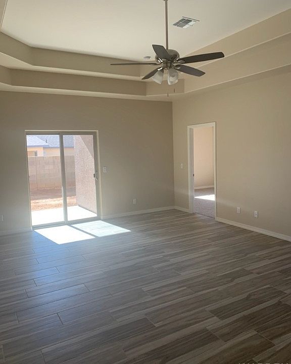 2nd image of 3362 El Tovar Avenue