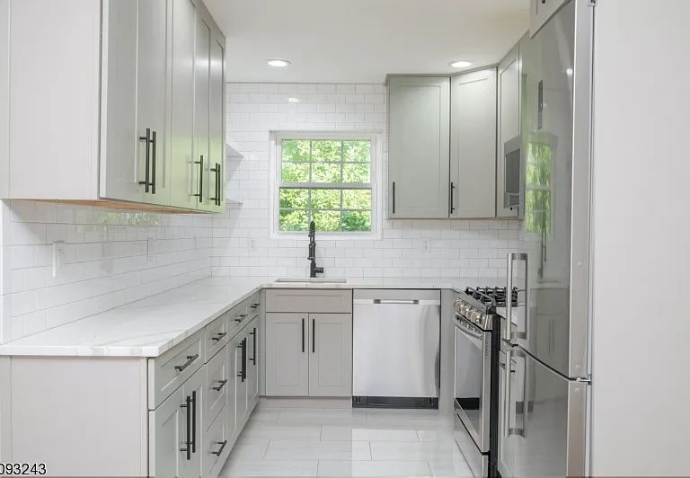 320 Morristown Town — Photo 9