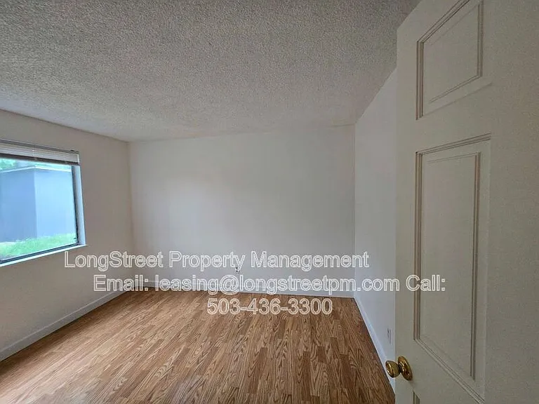 2711 Newton St — Photo 7