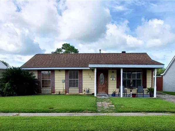 121 N Betty Ln, Avondale, LA 70094