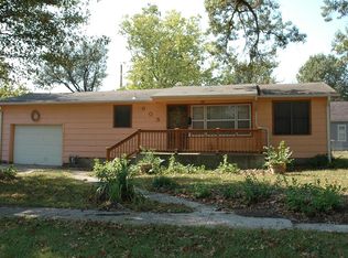 605 S 24th St, Parsons, KS 67357
