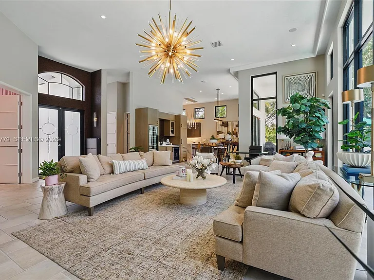 1755 SW 4th Ave — Photo 4