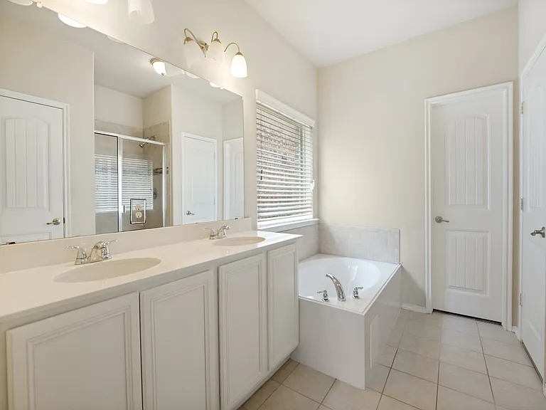 9909 Copperhead Ln — Photo 13