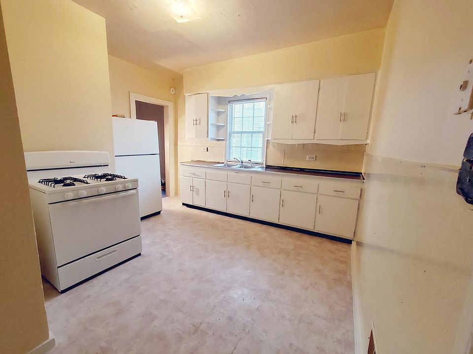 1st image of 286 N Saginaw St