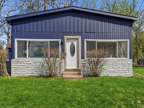 4168 Minnetonka Dr, Linden, MI 48451