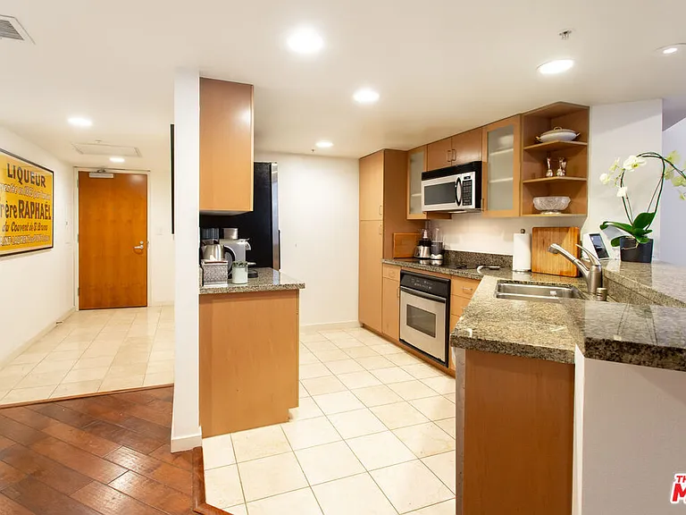 13700 Marina Pointe Dr #1507 — Photo 12