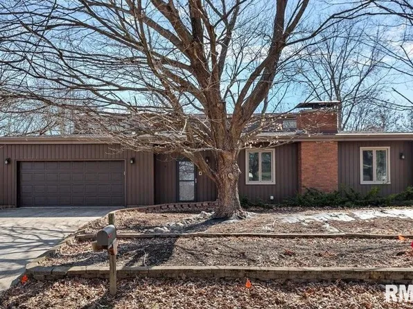 8 Oakwood Dr, Springfield, IL 62711