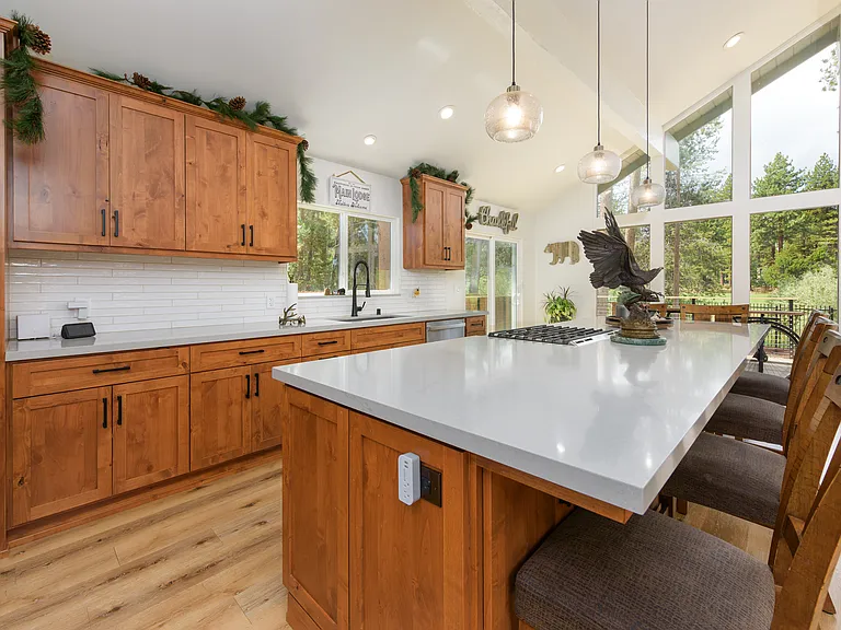 1090 Fairway Ave — Photo 5