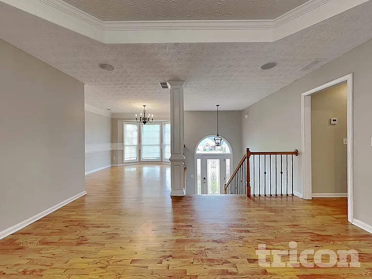 1685 Nottingham Way — Photo 2