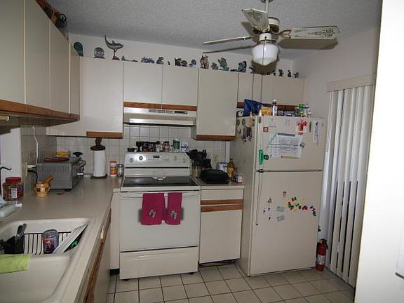 2nd image of 1431 NE 14th Ct APT 32