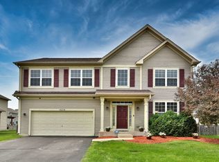 1650 Fallbrook Dr, Hampshire, IL 60140
