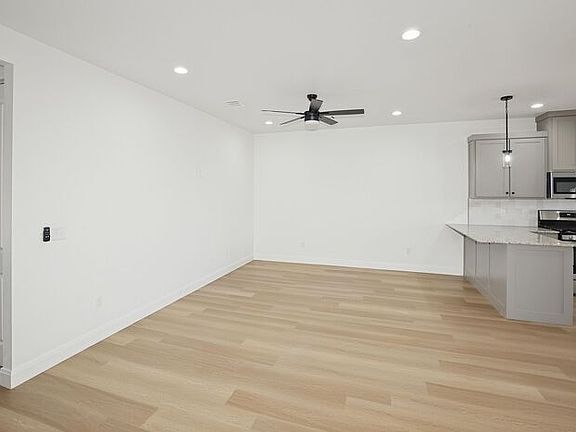 4th image of 10374 Tierra Santa Dr #F