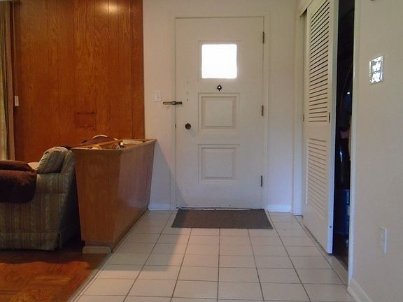 2nd image of 24865 Tunbridge Ln